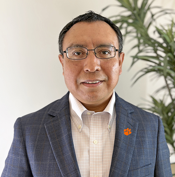 Headshot of Elias Tzoc